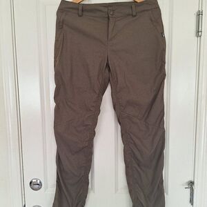 The North Face Green Zip Off Hiking Pants size 8